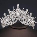 Couronne royale faite à la main