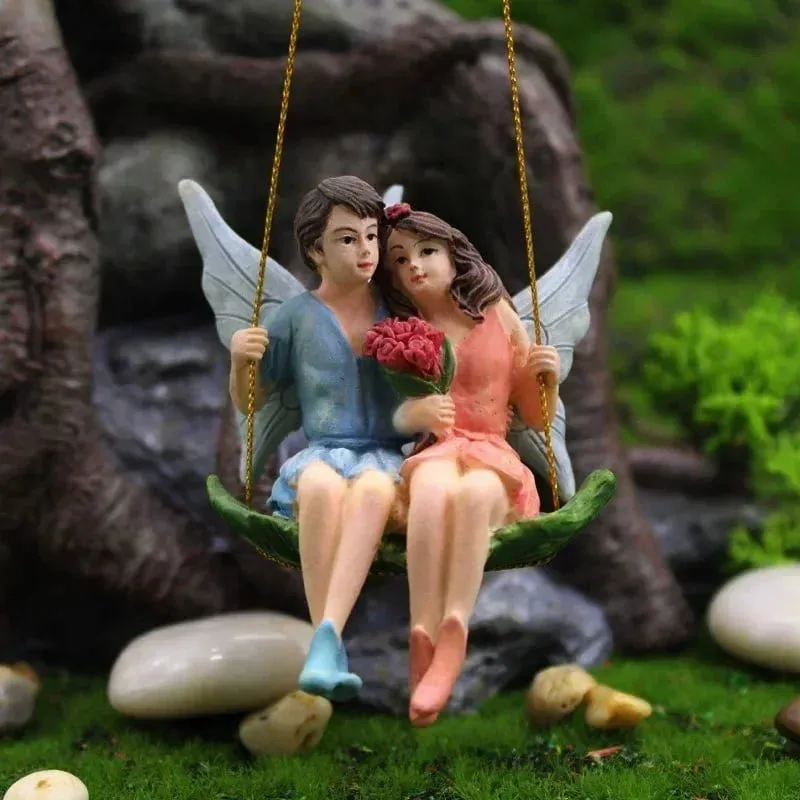 Romantic Couple Garden Statue