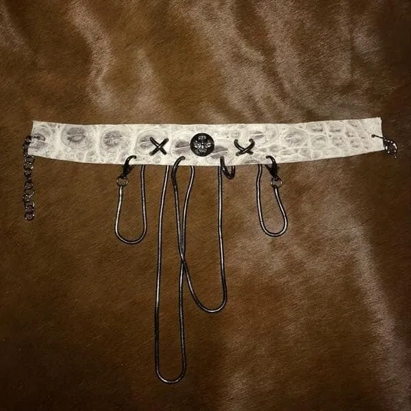 The Twisted Rivet Choker
