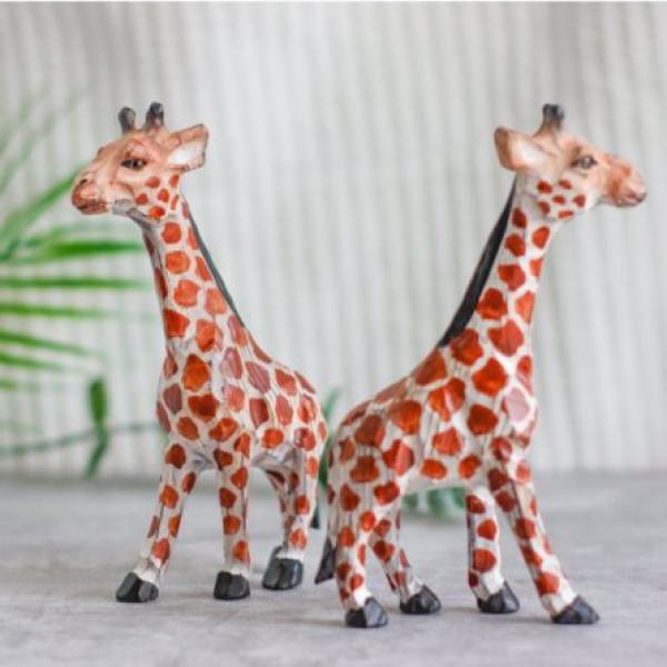 Modern Handmade Carving Solid Wooden Giraffe