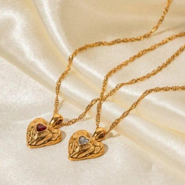 Alloy Heart-shaped Necklace With Diamond