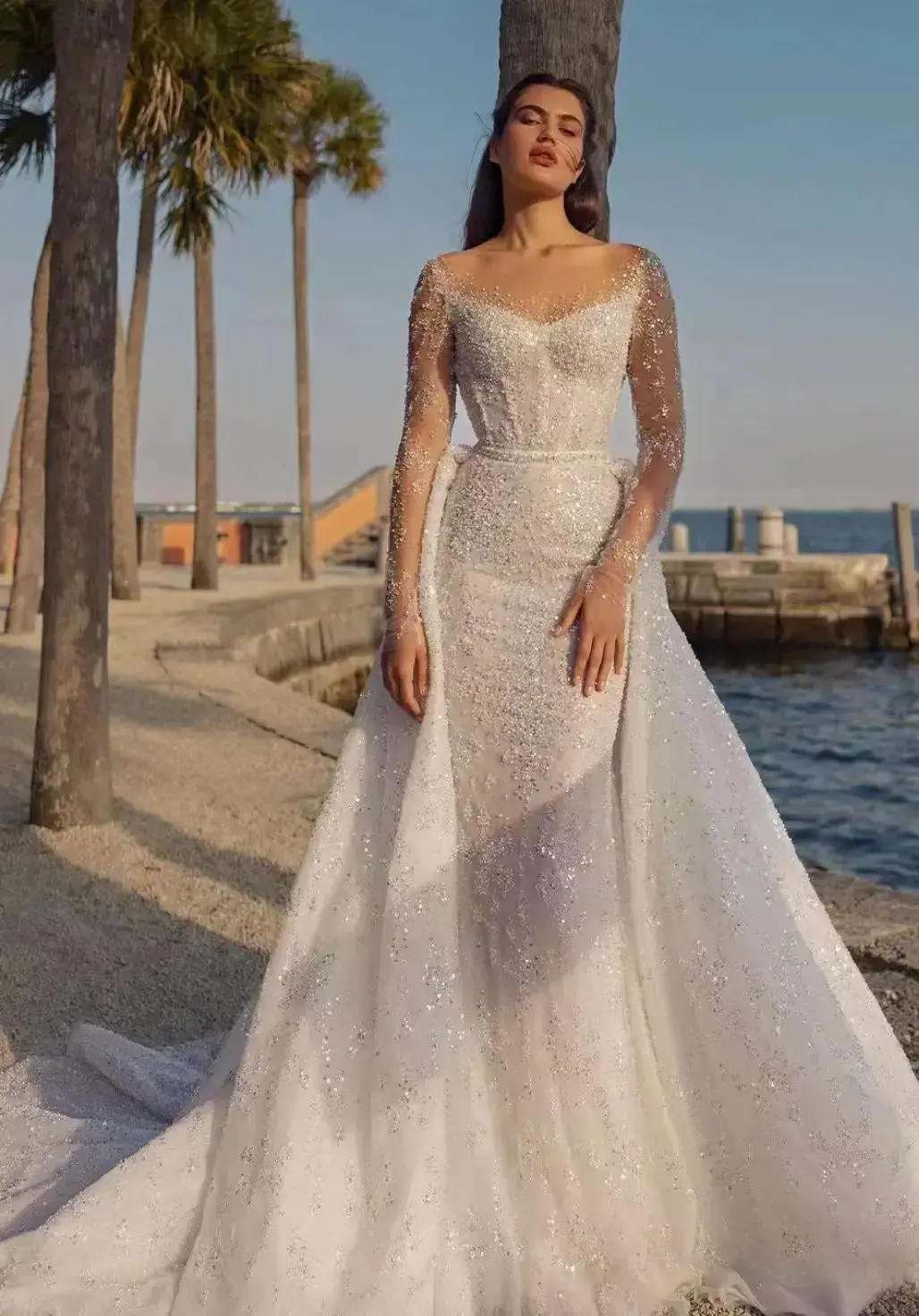 Robe de mariée de luxe à coupe ajustée, faite à la main