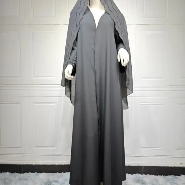 Traditional Muslim Kaftan With Scarf