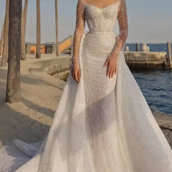 Robe de mariée de luxe à coupe ajustée, faite à la main