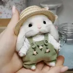 Jolie poupée de lapin au crochet